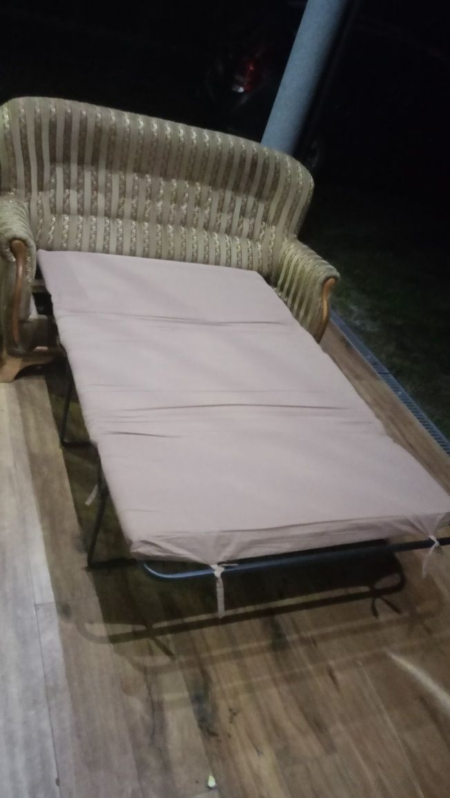 Sofa rozkładana dwu osobowa