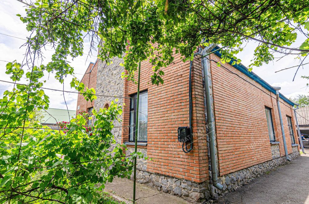 Окремий будинок біля Полтави.