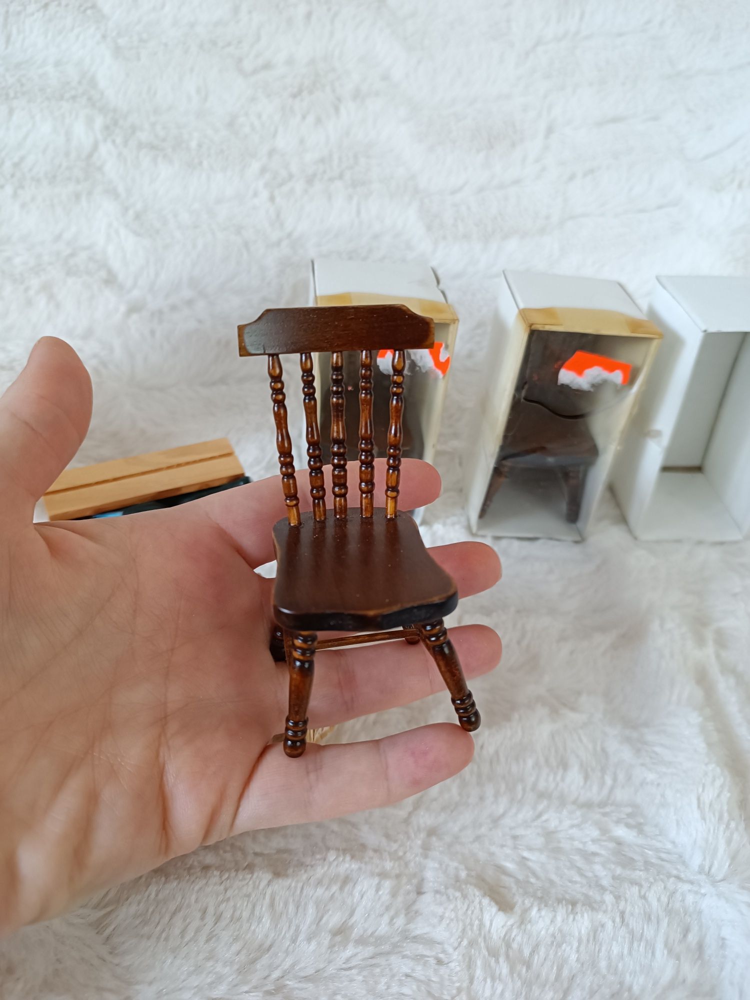 Drewniane mebelki do domku dla lalek vintage laleczki krzesła