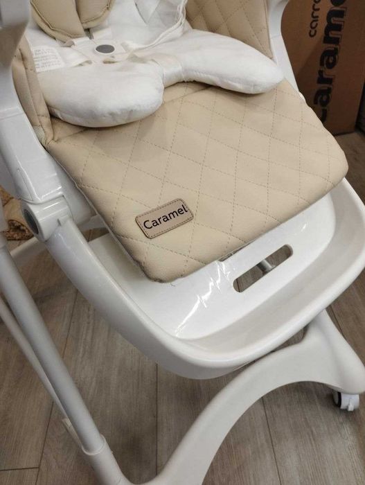 Стільчик для годування CARRELLO Caramel Cream Beige