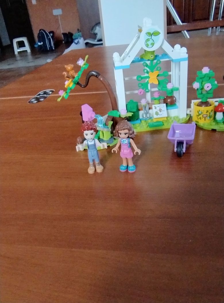 Lego friends 41707 "Автомобіль для саджання дерев"