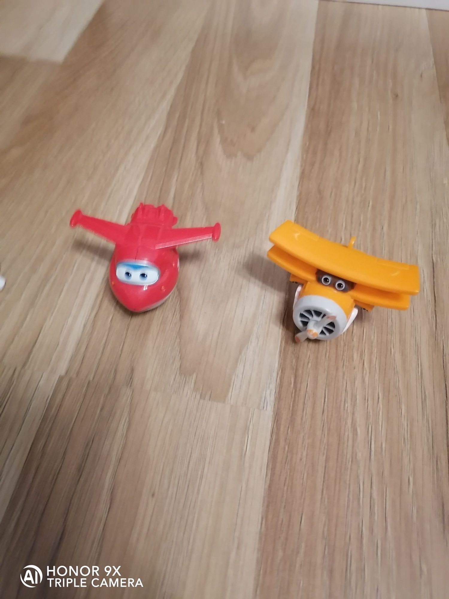 Figurki super wings samoloty