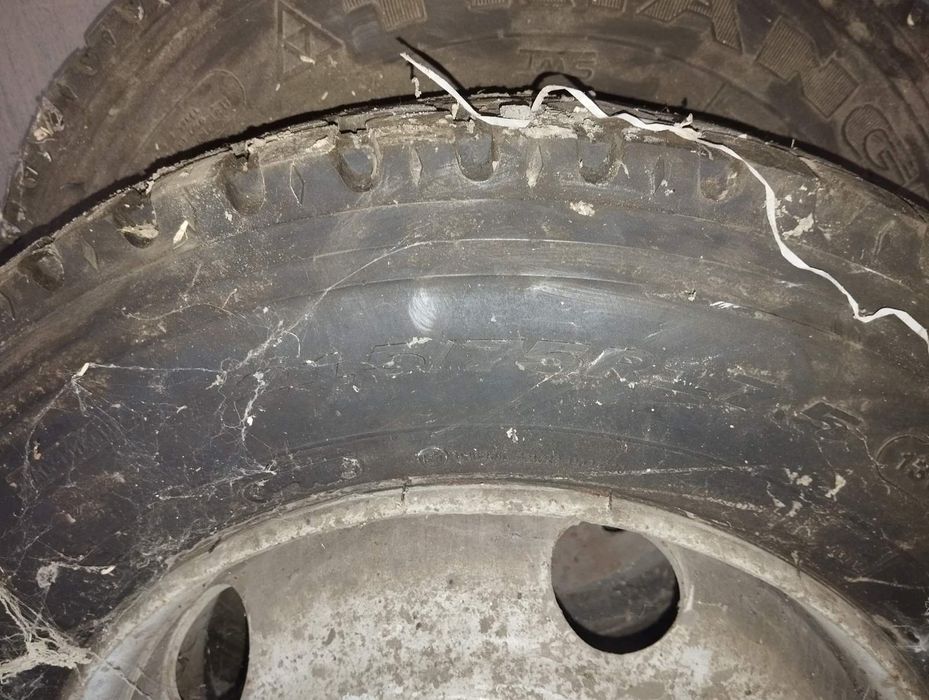 Колесо в зборі 17.5/215/75