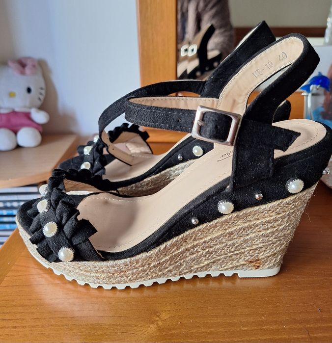 Sandálias Pretas com Pérolas T: 40 Mulanka