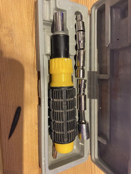 Zestaw kluczy nasadowych Grundfos