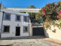 Moradia única no Largo da Oliveirinha junto ao elevador da Glória e...