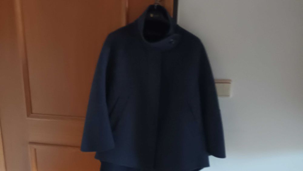 Ponche azul escuro, em fazenda, super confortável e quentinho