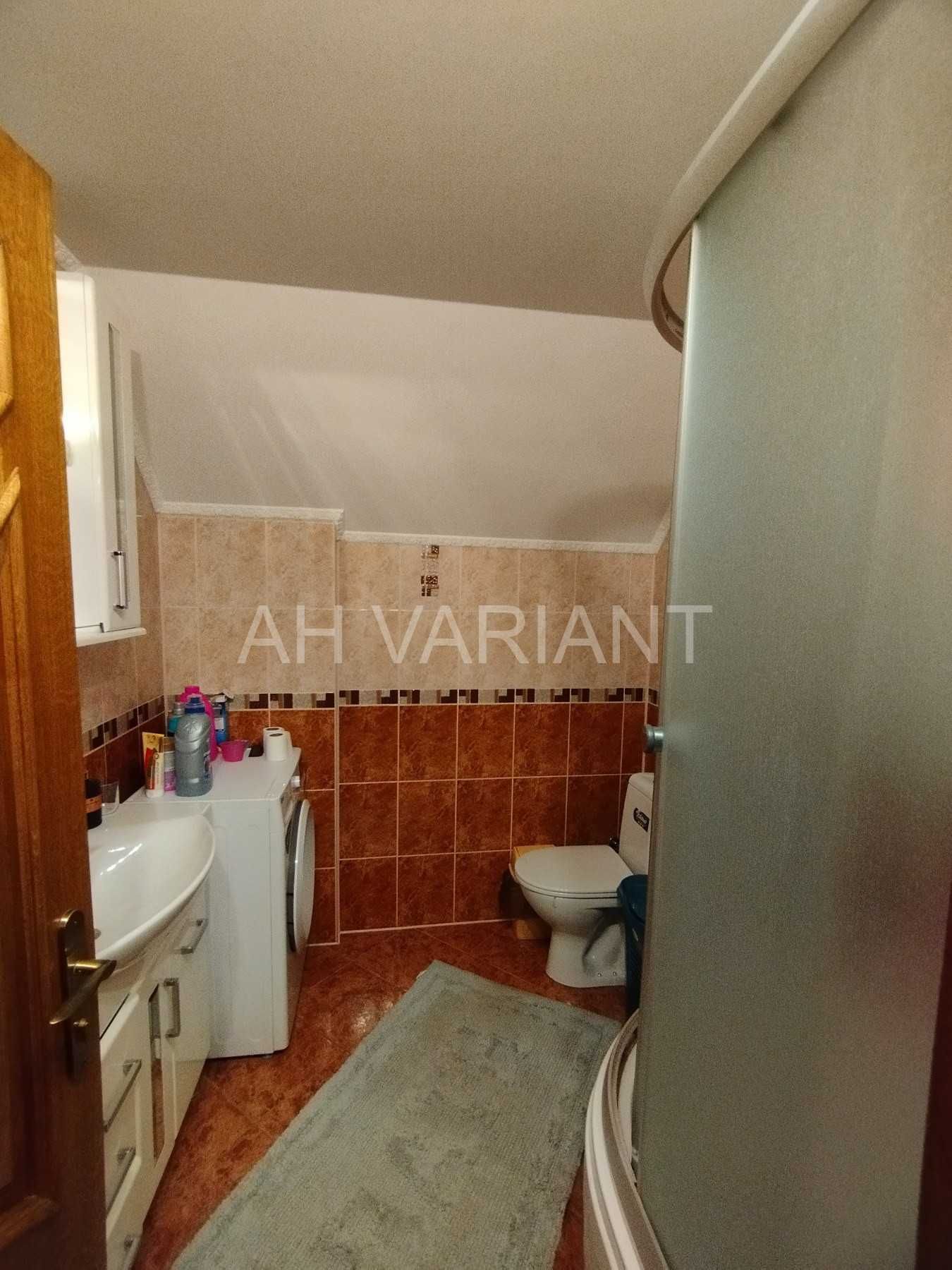 Продається сучасний будинок в м. Ужгород, вул. О. Блистіва
Код: 9135
