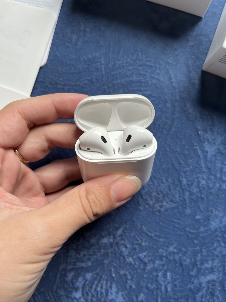 Наушники оригинальные Apple Airpods 2 в идеале