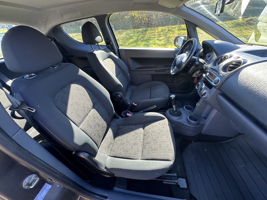 Mitsubishi colt 1.1 benz  2011 rok klima