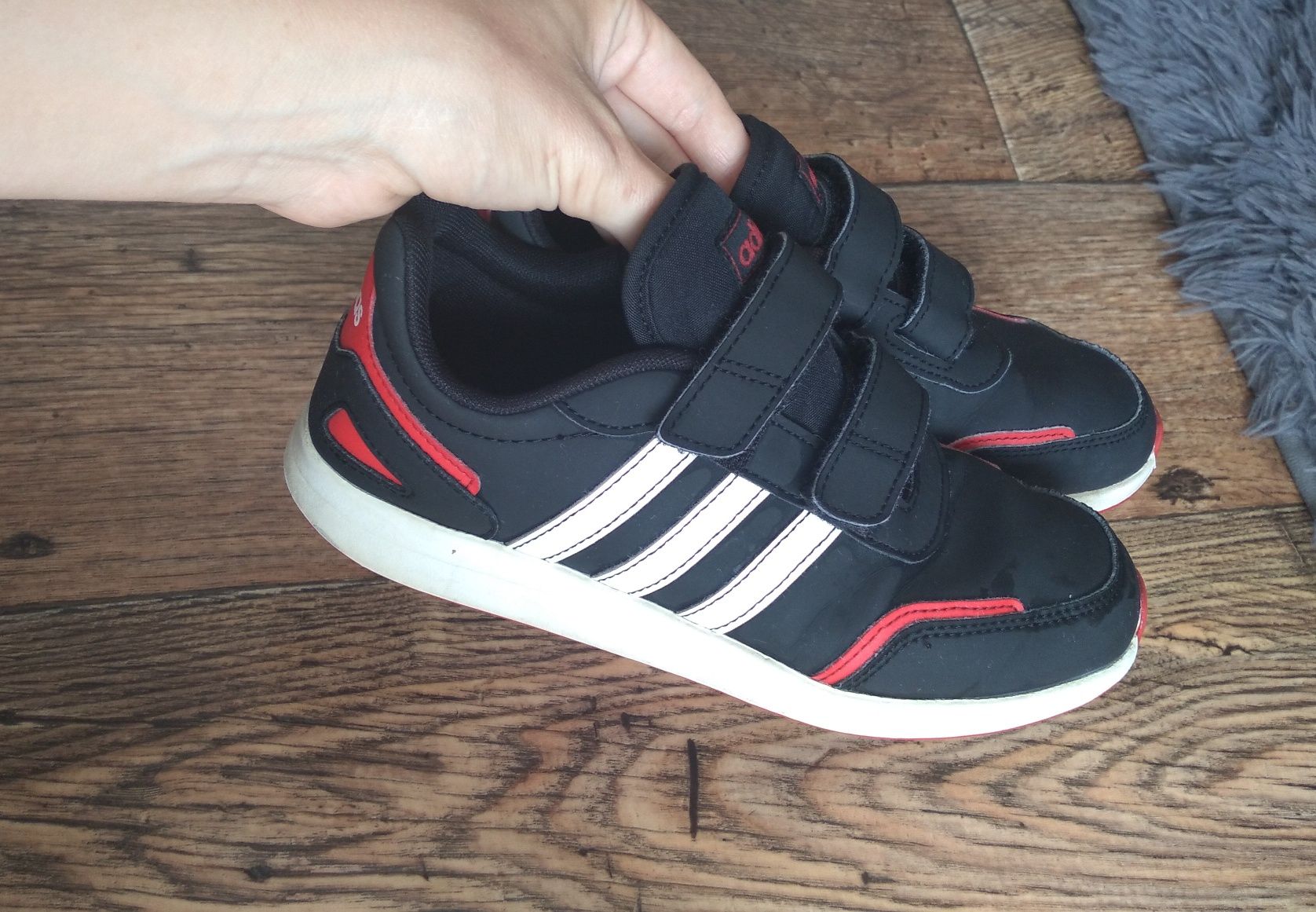 Buty z adidasa dla chlopca rozmiar 35