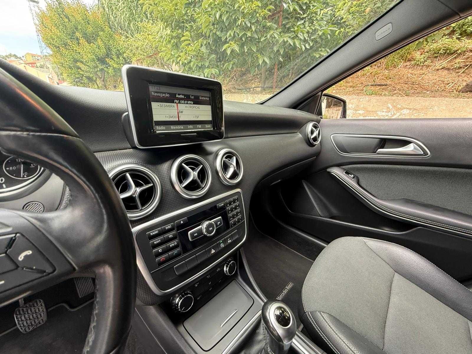 Mercedes A180 - CDI 2015 -Manutenção em dia, estado excelente