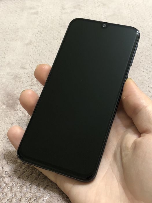 Телефон Samsung Galaxy A40 4/64gb NFC гарний стан