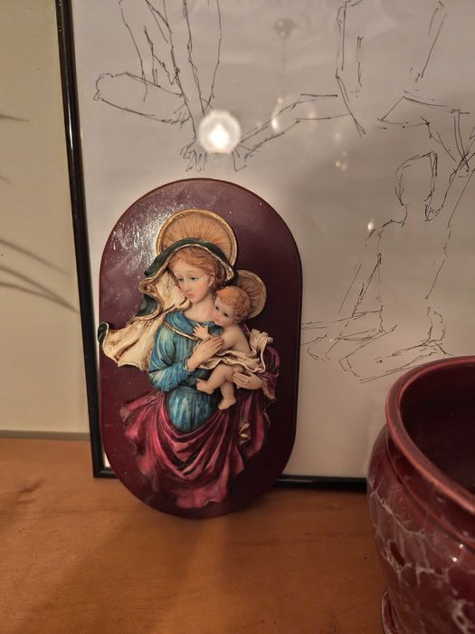 Várias figuras religiosas