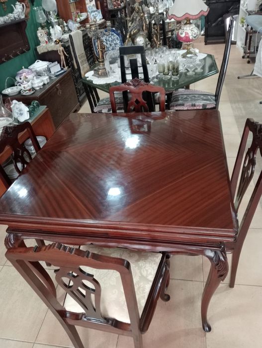 Mesa e cadeiras quen anne