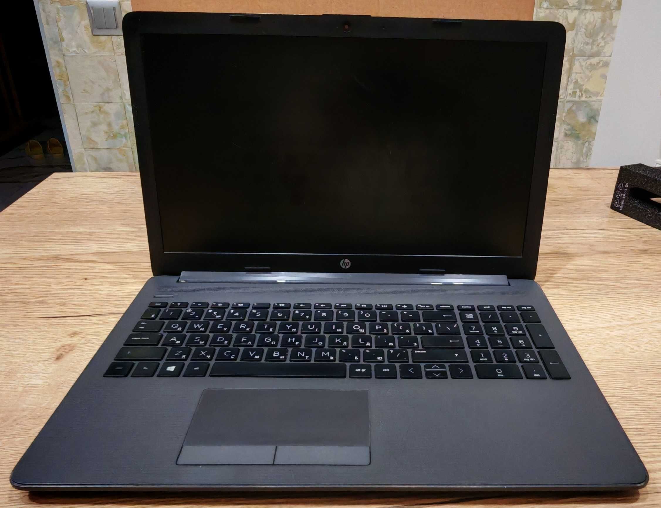 Продам ноутбук HP 255 G7 в робочому стані