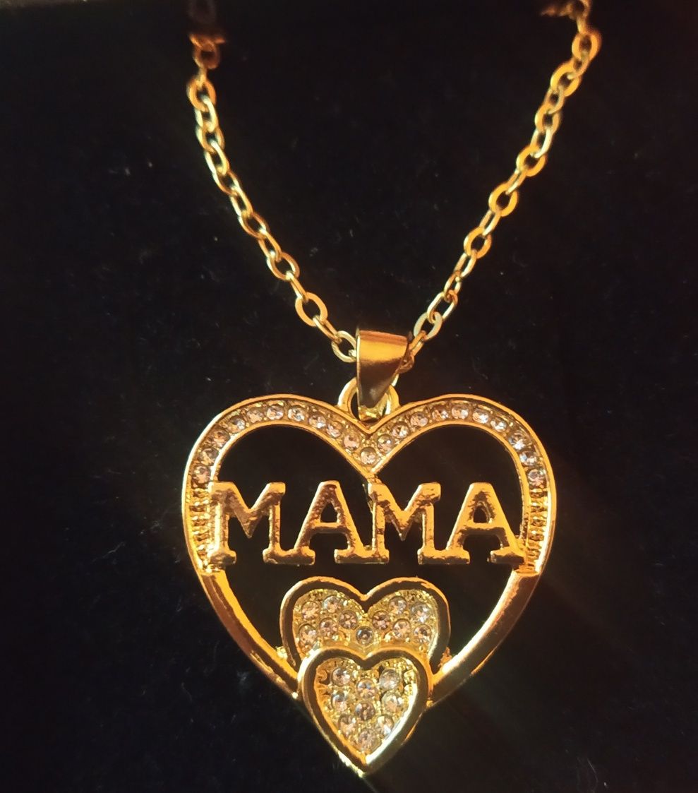 Łańcuszek z napisem Mama