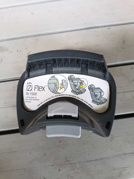 Do fotelika samochodowego iZii flesz  BeSafe SIP+