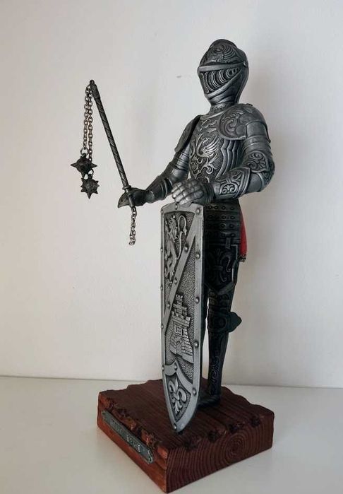 Armadura século XVI estatueta em metal ornamento