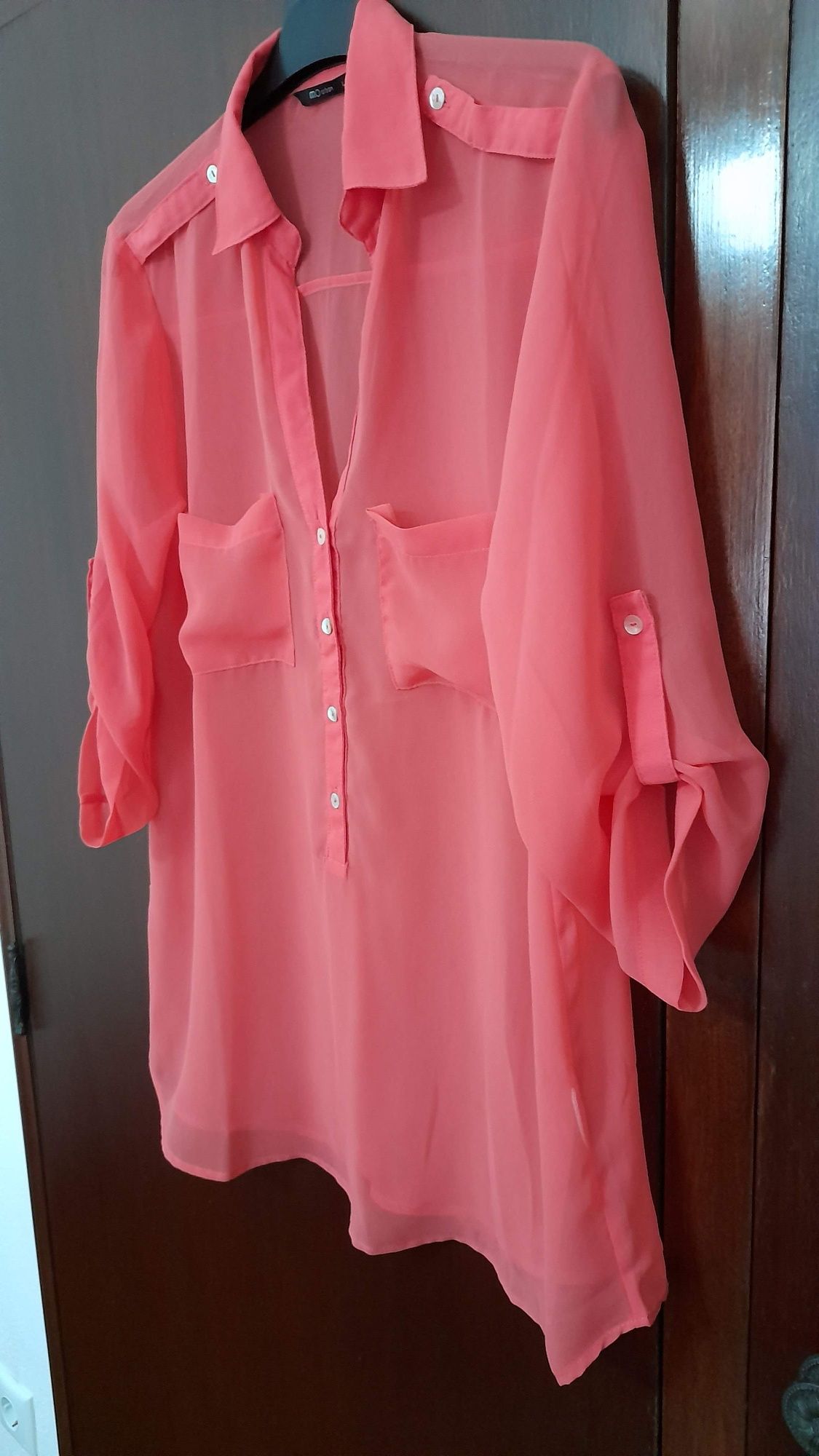 Blusa fluída coral