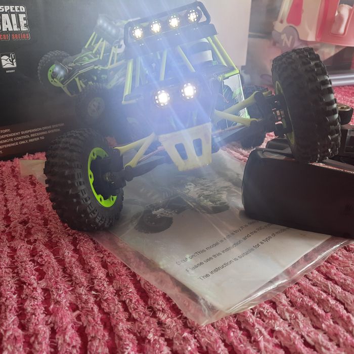 Carro telecomandado RC Wltoys