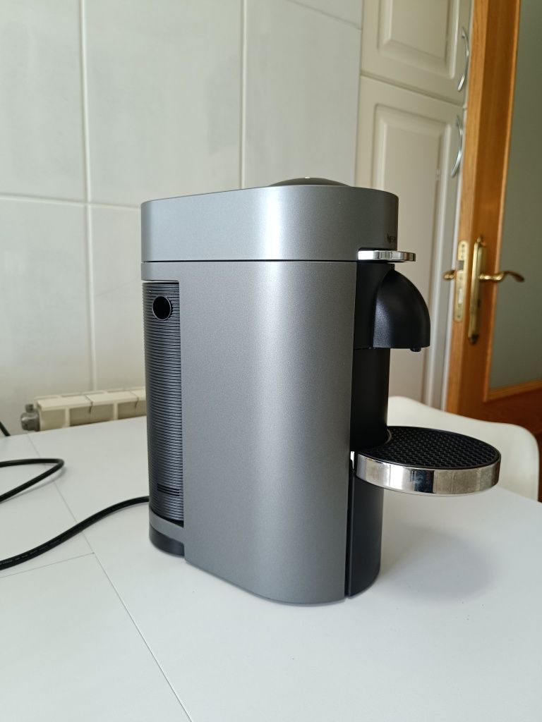 Máquina café Nespresso vertuo