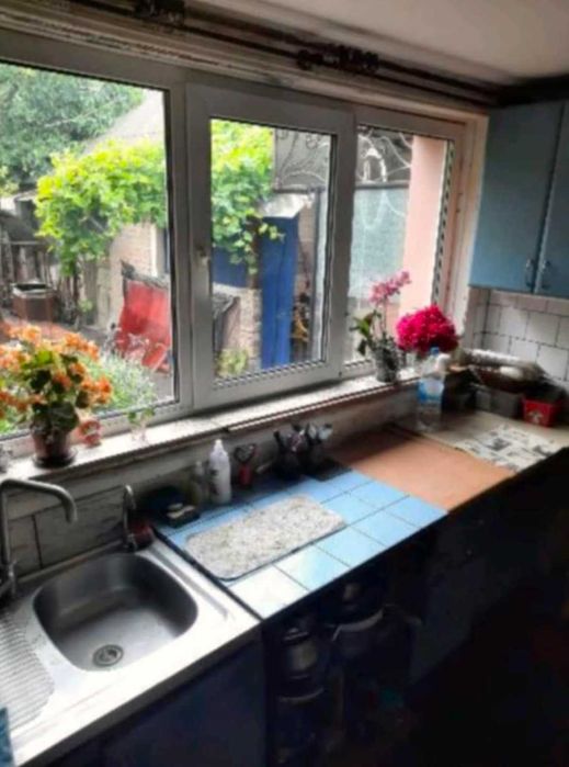 Здається затишна кімната в приватному будинку для дівчини