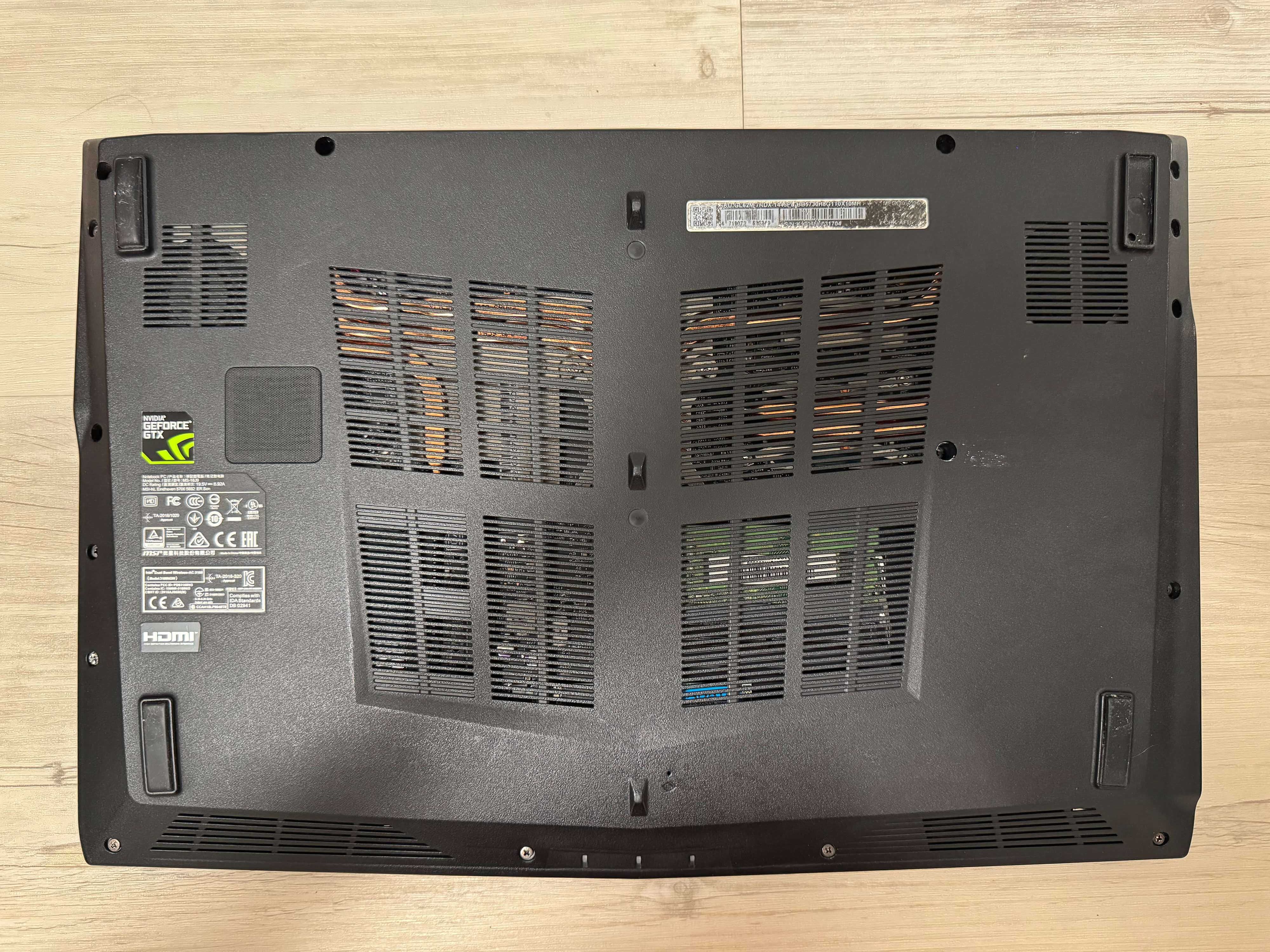 Laptop MSI GL62M 7RDX  15,6” i5-7300HQ GTX 1050 8GB RAM