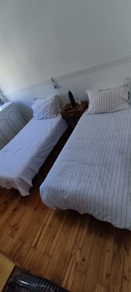 Quarto partilhado para duas pessoas. Na Alameda