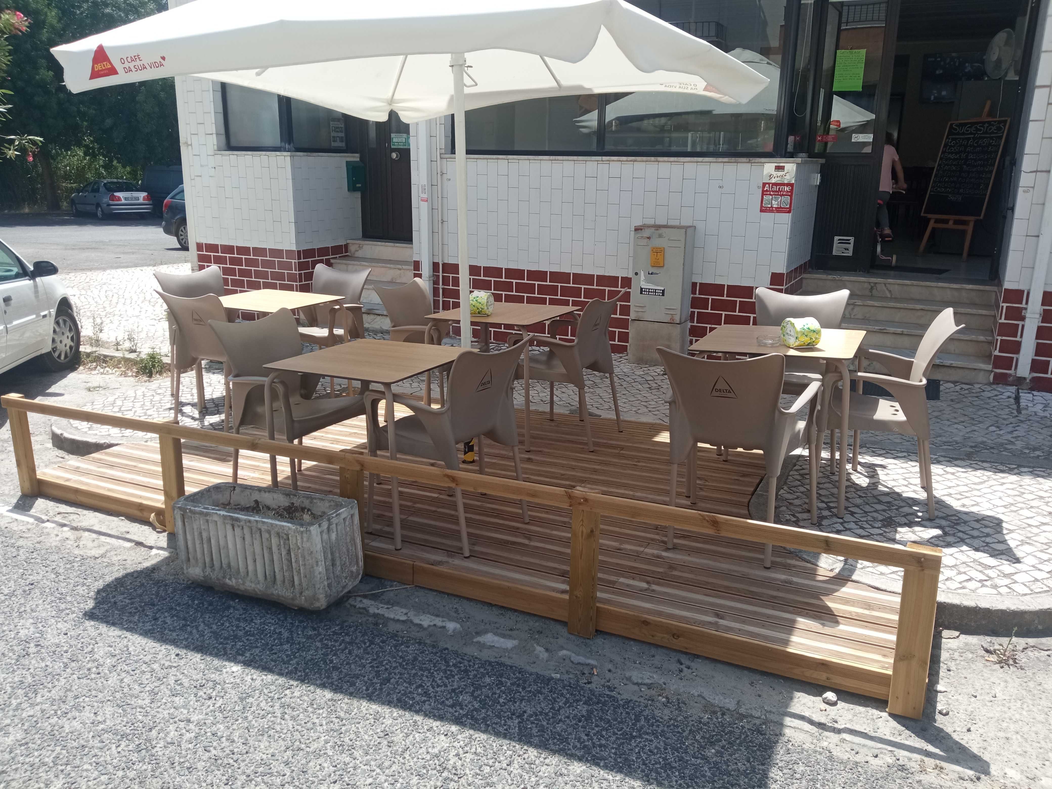 Trespasse de café em funcionamento..