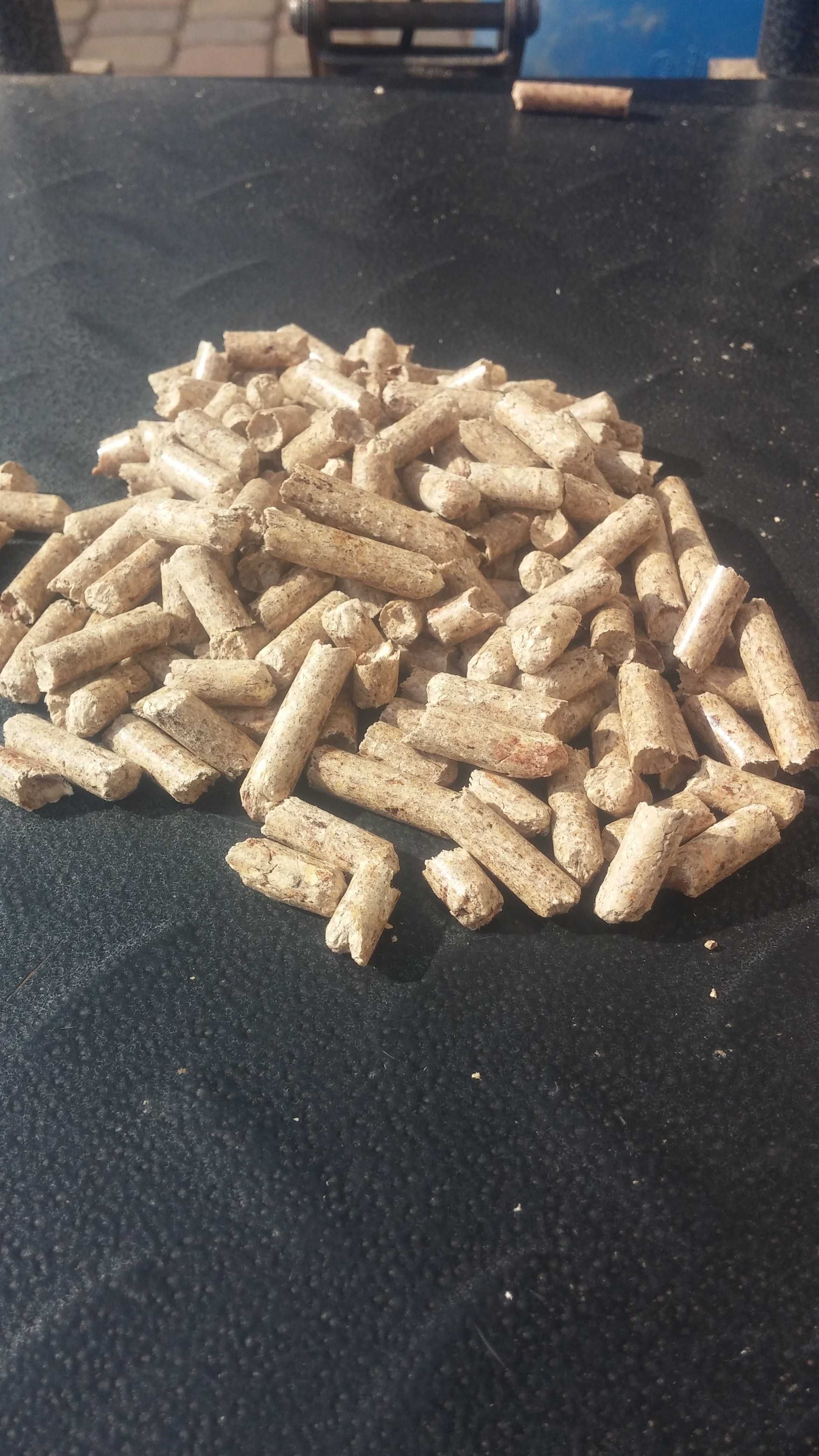 Pellet a1  din  en Plus   PREMIUM  Drzewny 6mm 8mm  igla Debowy 6mm