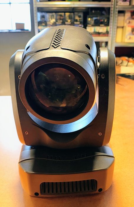 Reflektor sceniczny LED Moving Head  – 150 W, DMX, RGBW