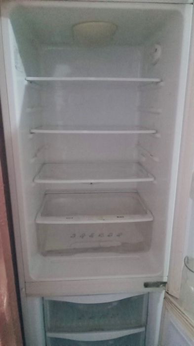 Холодильник Samsung