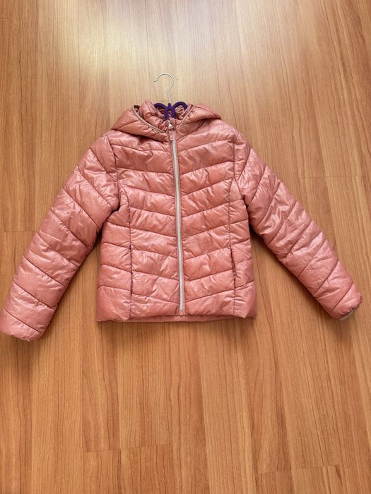 Курточка H&M на девочку на 8-10 лет,идеальное состояние