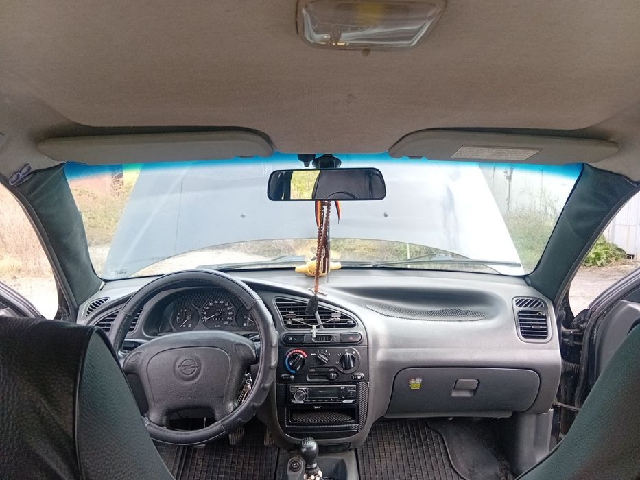 Продам. Сенса 1.4 на газу. 2004 года.