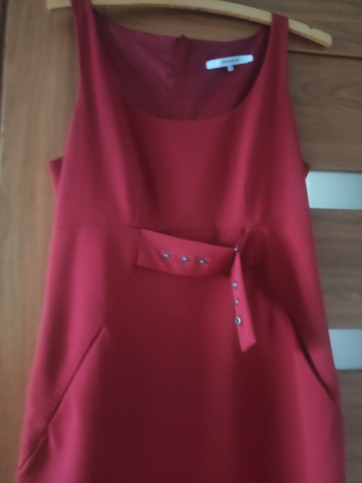 Czerwona sukienka Reserved 40