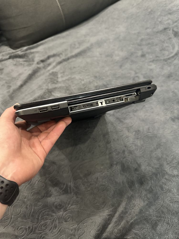 Продам ноутбук ACER Aspire E1