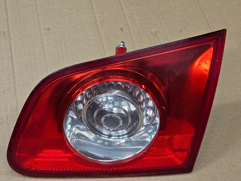 VW Passat B6 kombi lampa tył tylna prawa lewa  w klapę  3C9945093  3C9945094
