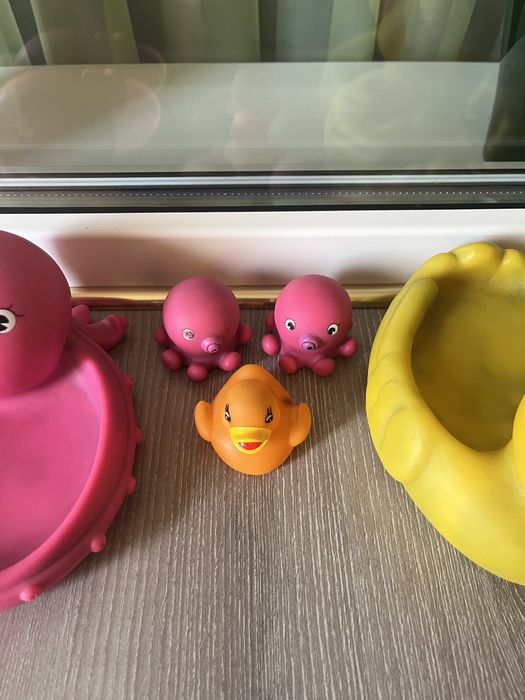 Продам резиновые игрушки