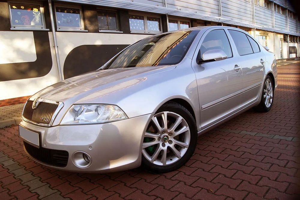Skoda Octavia **RS**HTB 2,0TURBO 200PS Półskóry Alcantara Klimatronic 2xPDC zNiemiec