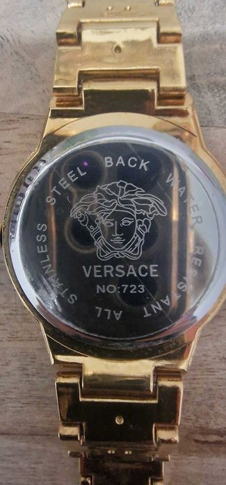 Vendo relógios variados