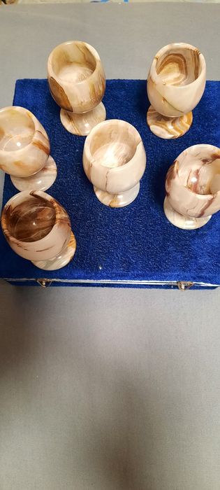 Рюмки из оникса.