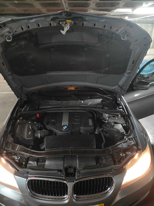 BMW 320d turing 2009