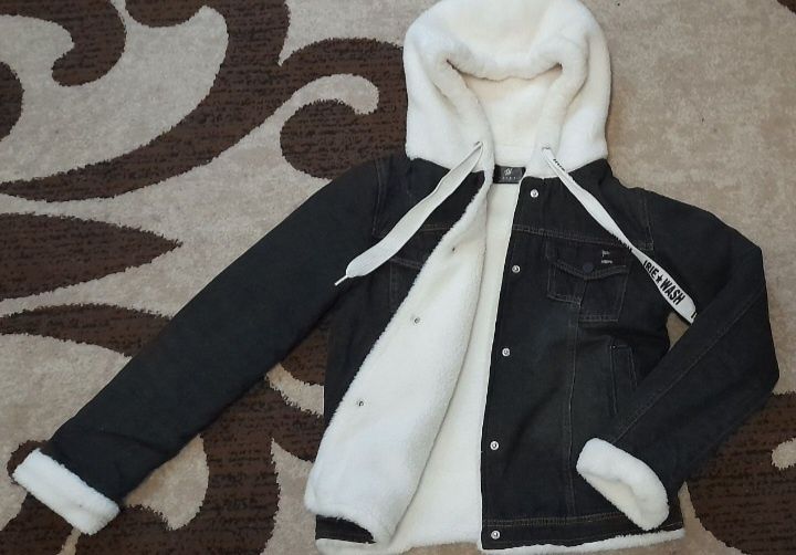 Куртка джинсовая