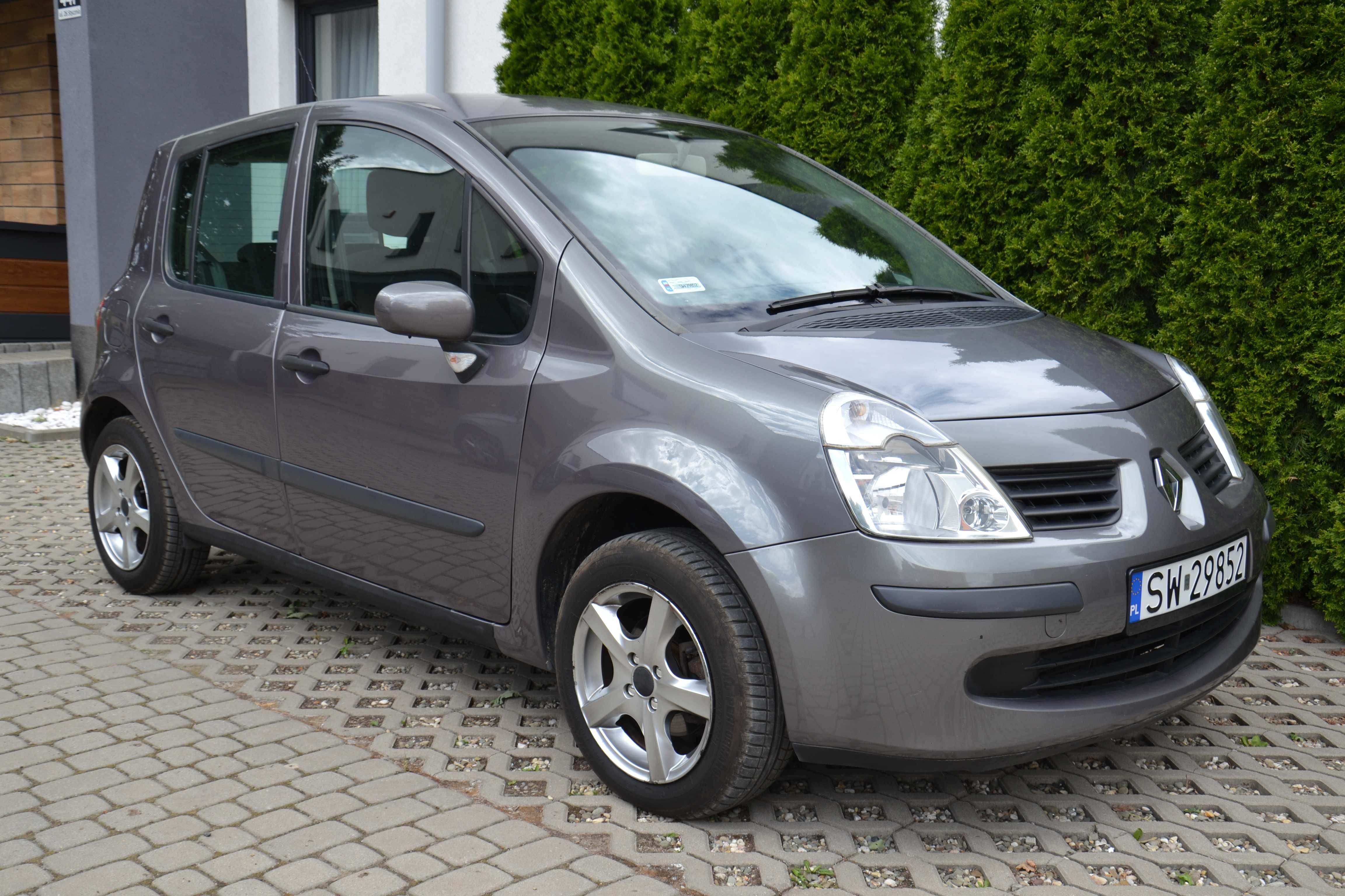 Modus z przebiegiem 122 700 km z 2007 roku