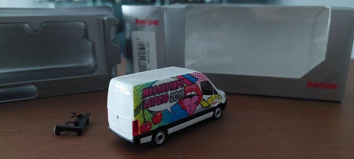 Model 1:87 Mercedes Sprinter Herpa