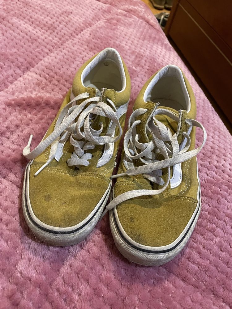 Sapatilhas vans.