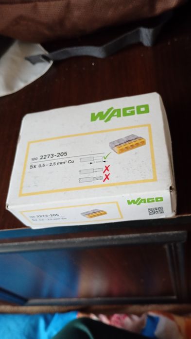 Sprzedam nowe zamknięte złączki wago 100sztuk Model  5x 0.5-2.5mm .