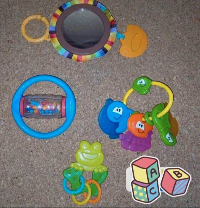 Conjunto de brinquedos de bebé, criança.
7€ cada conjunto
