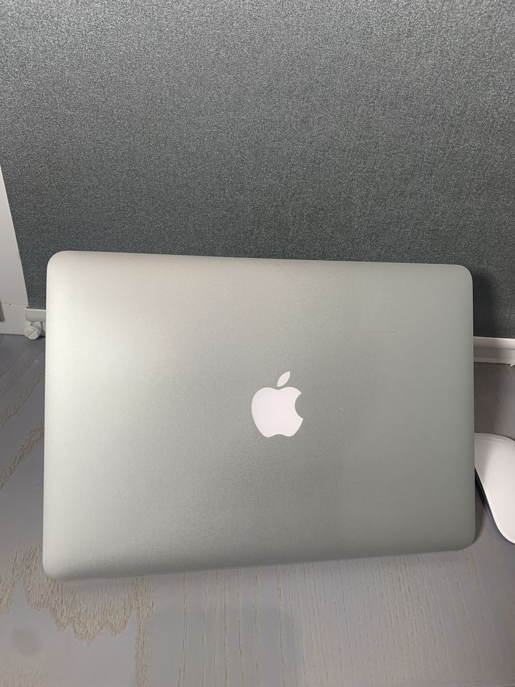 Macbook Pro 13 2015 i5 | 8Gb | 256ssd 181 цикл ідеал